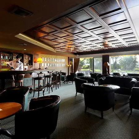 Hotel La Fleur Du 4*