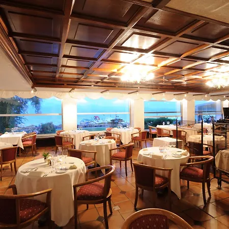 La Fleur Du Hotel