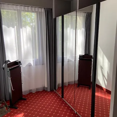 Отель La Fleur Du 4*